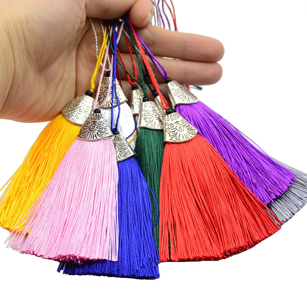 Home Ec Textiles - Borlas sedosas hechas a mano con